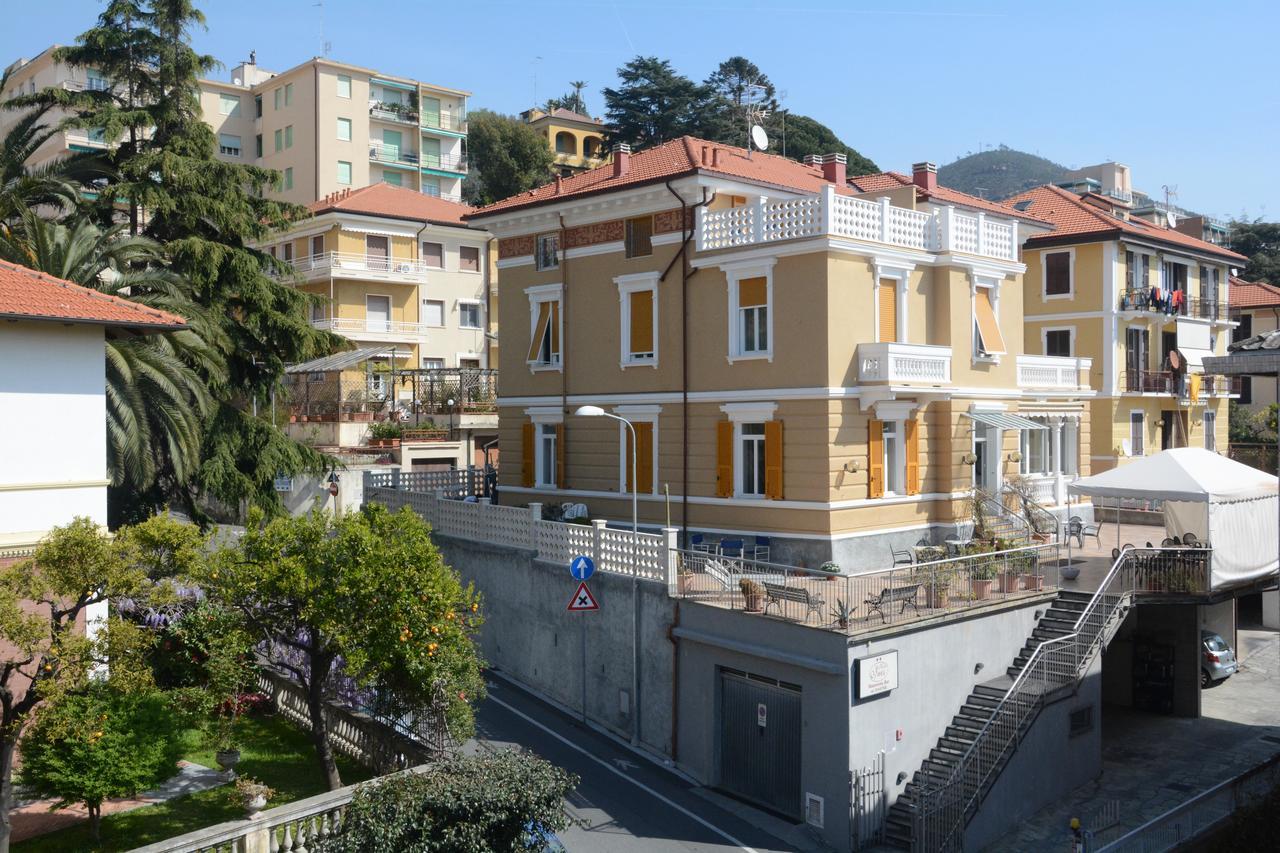 Hotel Ines Varraze Exterior foto